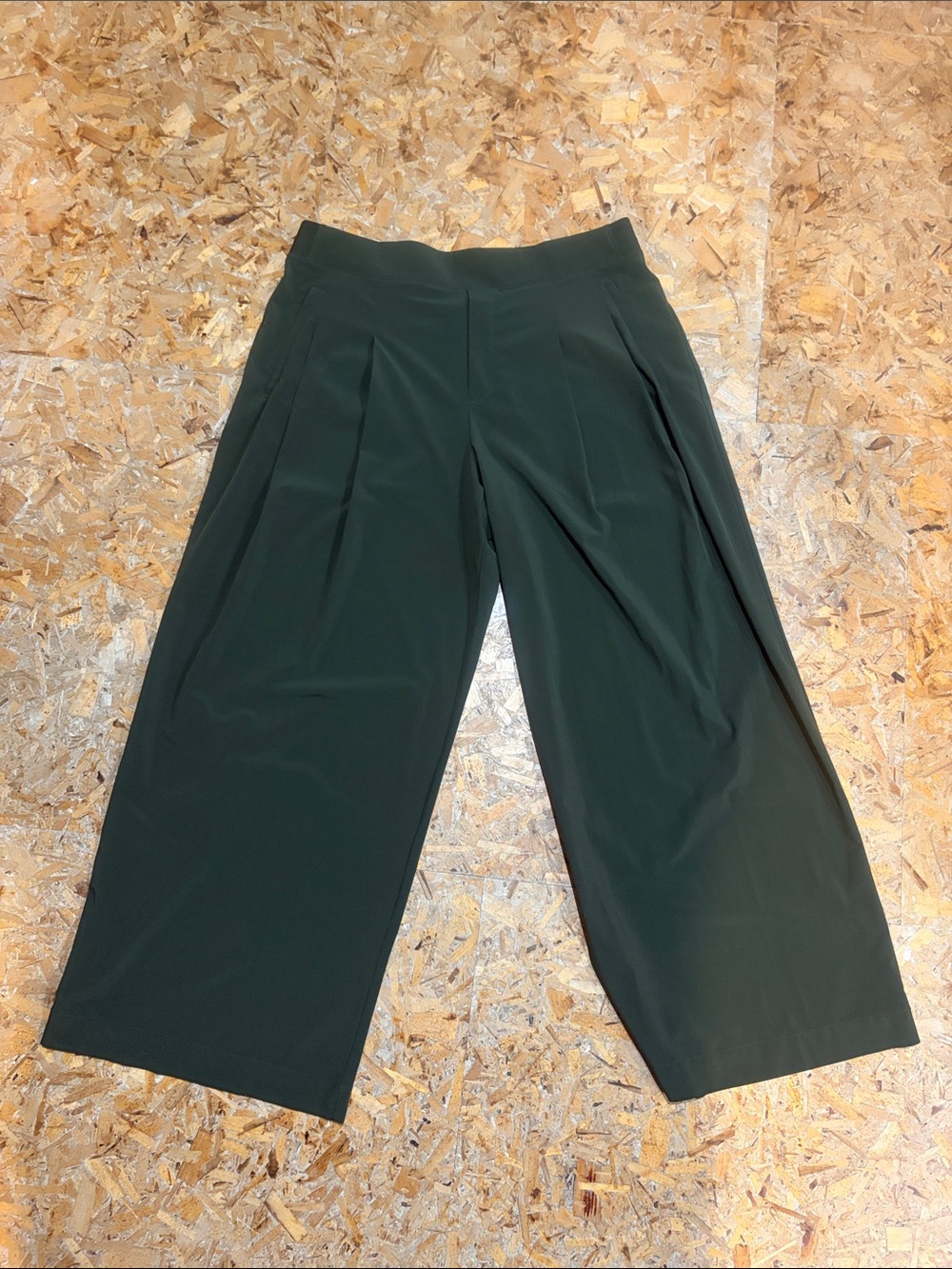 Athleta Olive Green wide leg pant with Elastic Waistband